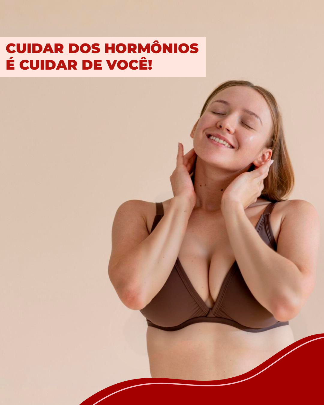 Cuidar dos hormônios é cuidar de você Mulher de olho fechado sorrindo, pois descobriu que cuidar dos hormônios é cuidar de você!